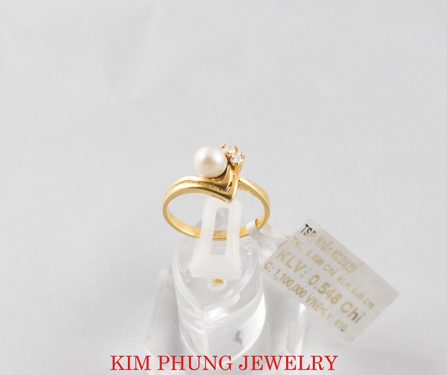Nhẫn kim cương ngọc trai tấm 2li